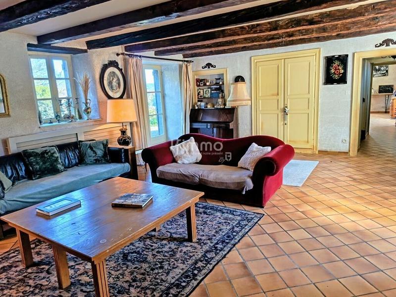 Maison - 312 m² - 11 pièces