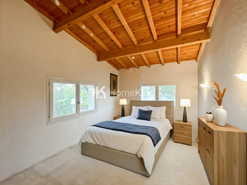 Maison - 230 m² - 7 pièces