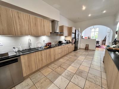 Maison de maîtres - 220 m² - 8 pièces