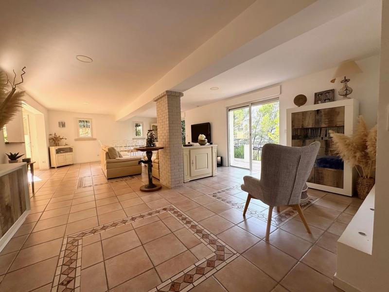 Maison - 178 m² - 6 pièces