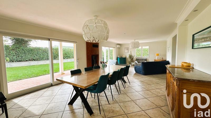 Maison - 215 m² - 6 pièces