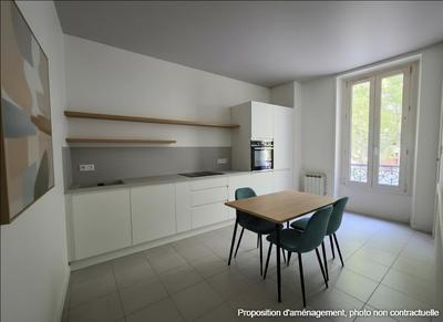 Appartement - 80 m² - 4 pièces