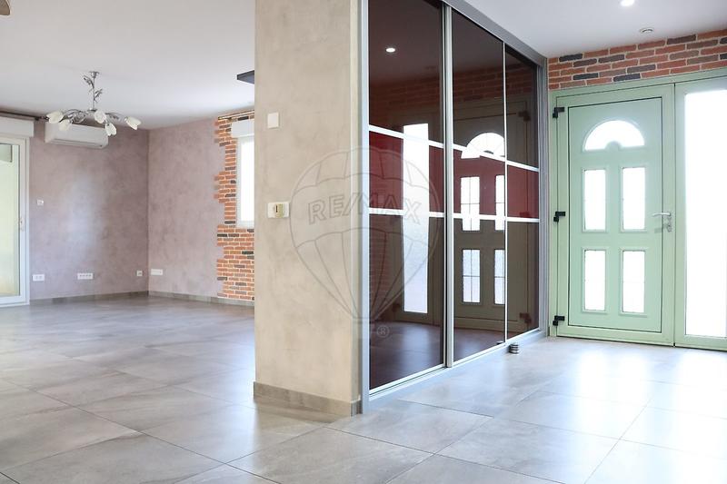 Pavillon - 225 m² - 9 pièces