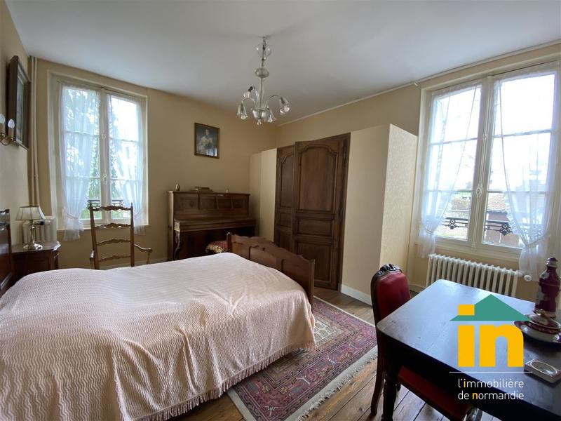 Maison - 227 m² - 10 pièces