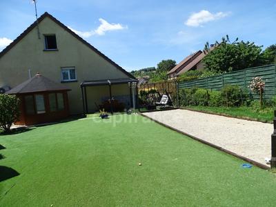 Maison - 222 m² - 8 pièces