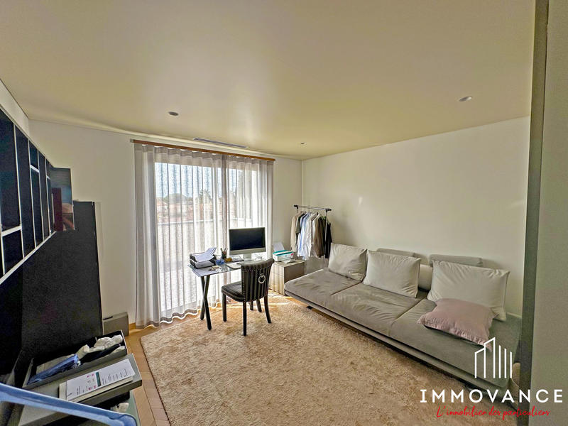 Maison contemporaine - 275 m² - 6 pièces