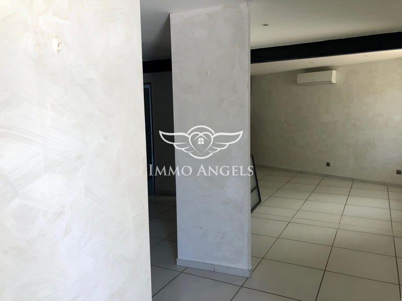 Local commercial - 53 m² - 4 pièces