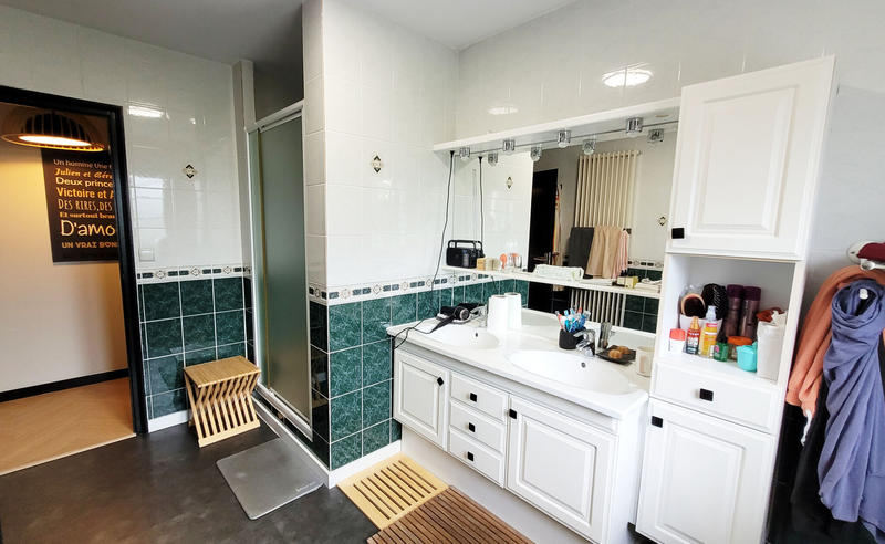 Maison - 215 m² - 8 pièces