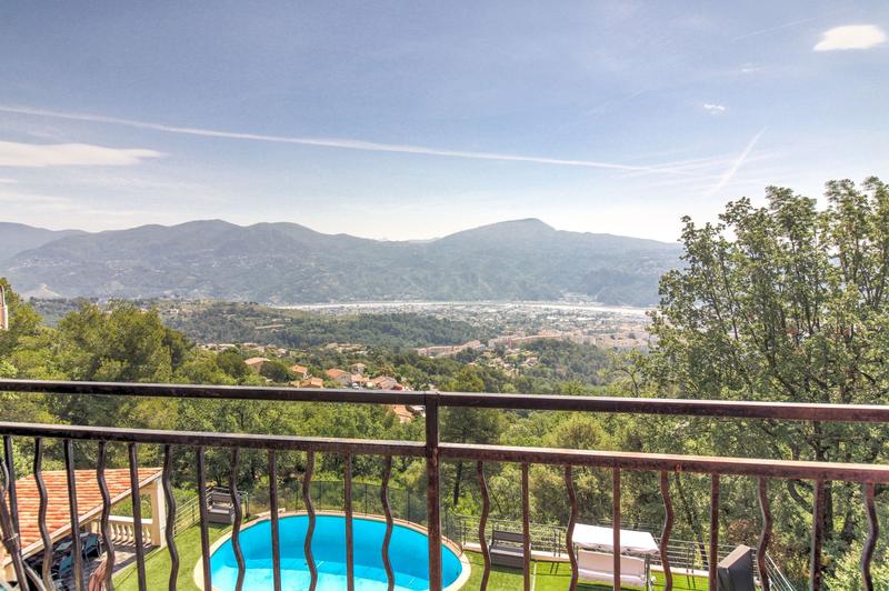 Maison - 193 m² - 7 pièces