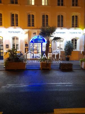 Local commercial - 1 257 m² - 30 pièces