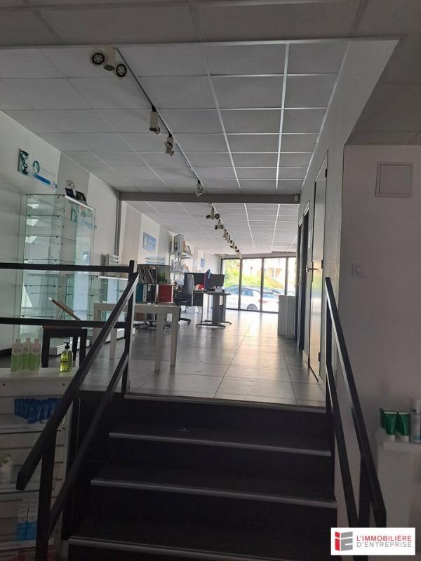 Local commercial - 413 m²