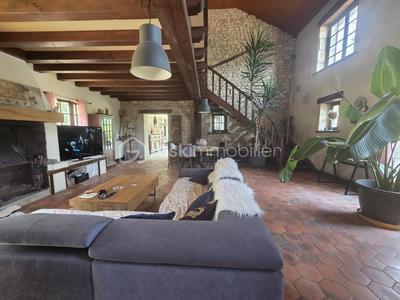 Maison - 277 m² - 6 pièces