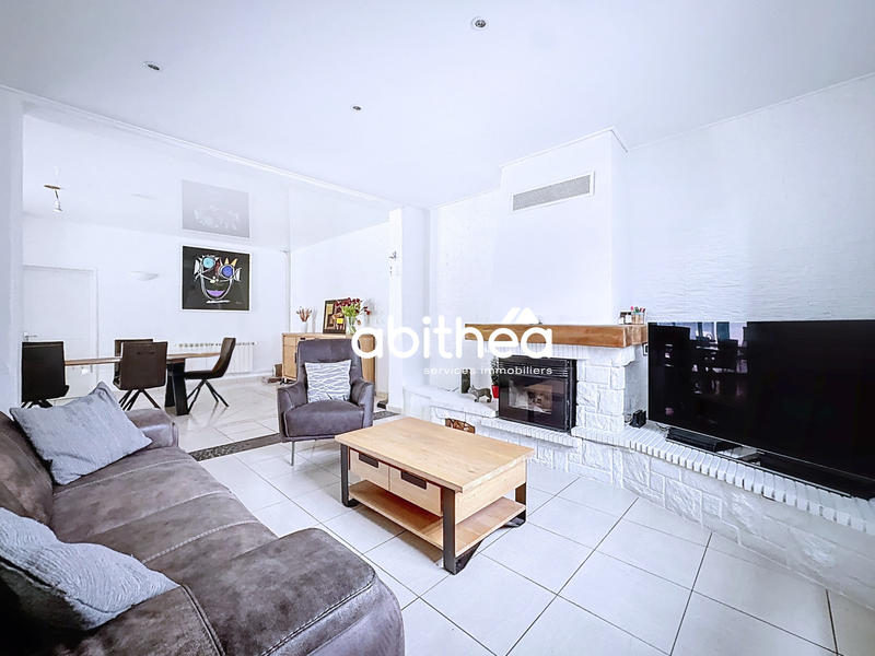 Maison - 181 m² - 7 pièces