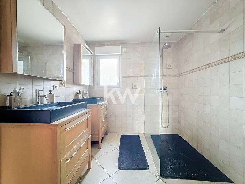 Maison - 284 m² - 7 pièces