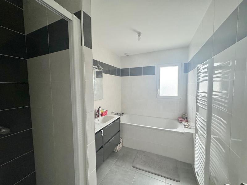 Maison - 102 m² - 5 pièces