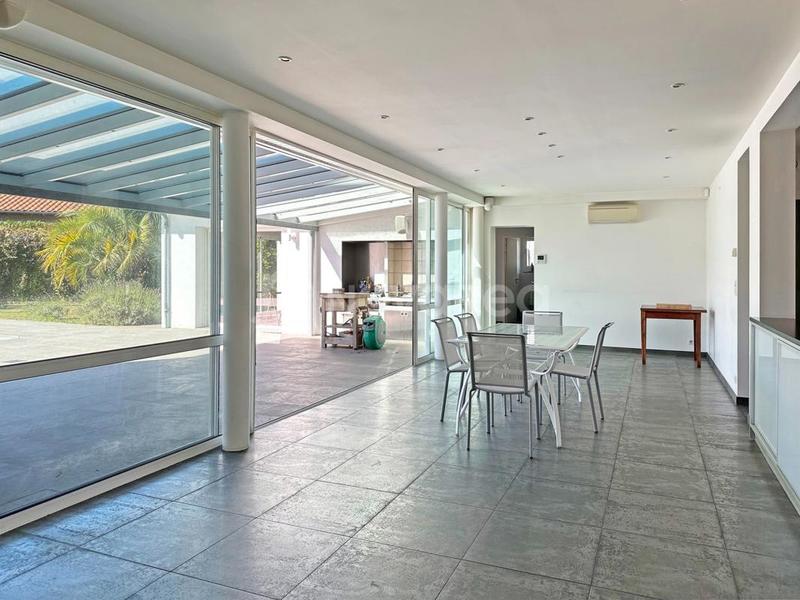 Maison - 644 m² - 17 pièces