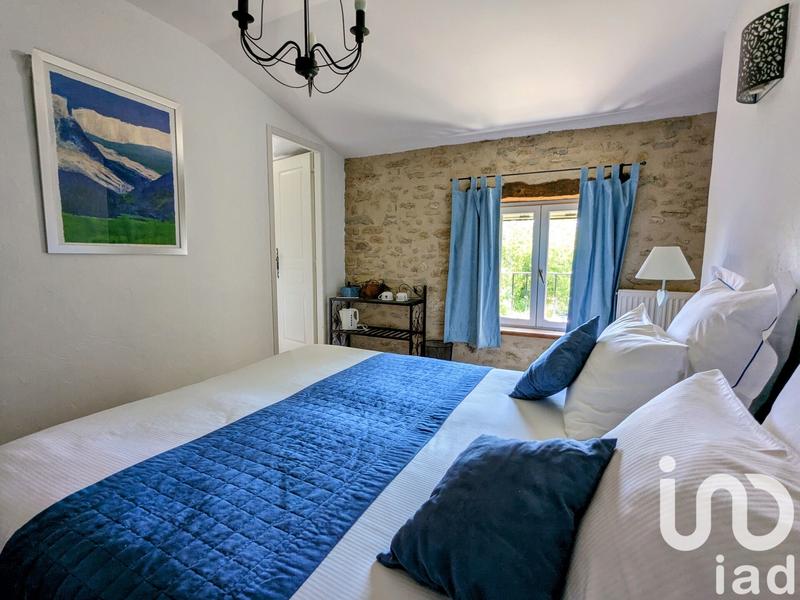 Maison - 330 m² - 10 pièces