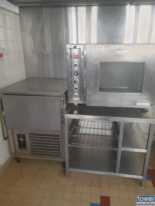 Local commercial - 1 260 m²