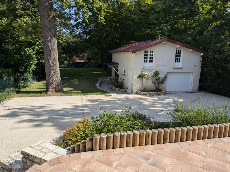 Maison - 218 m² - 11 pièces