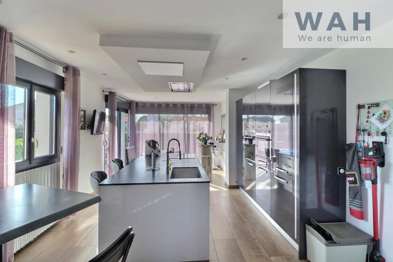 Maison - 194 m² - 7 pièces