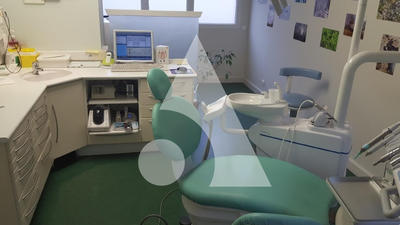 Local commercial - 130 m² - 5 pièces