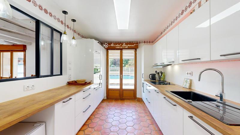 Maison - 410 m² - 20 pièces