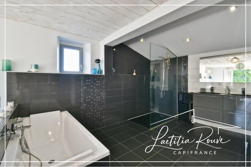 Maison - 370 m² - 8 pièces