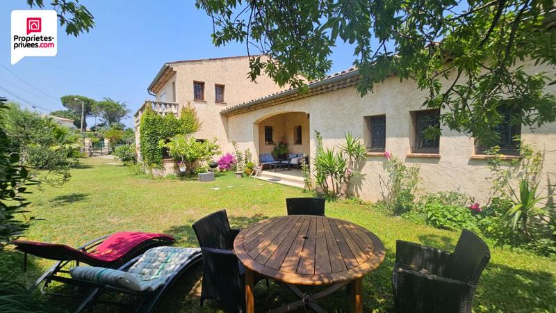 Villa - 265 m² - 8 pièces