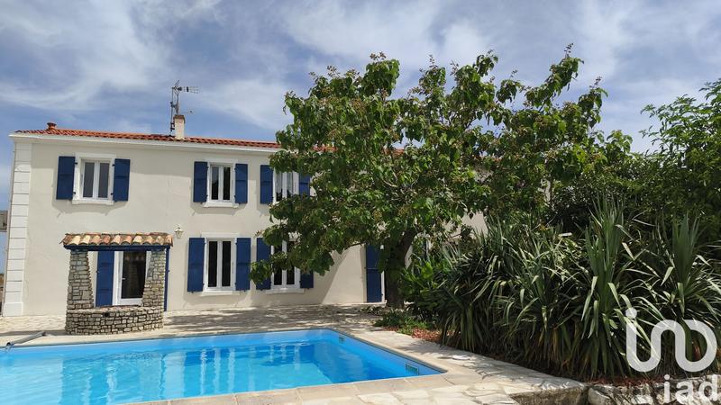 Maison - 317 m² - 8 pièces