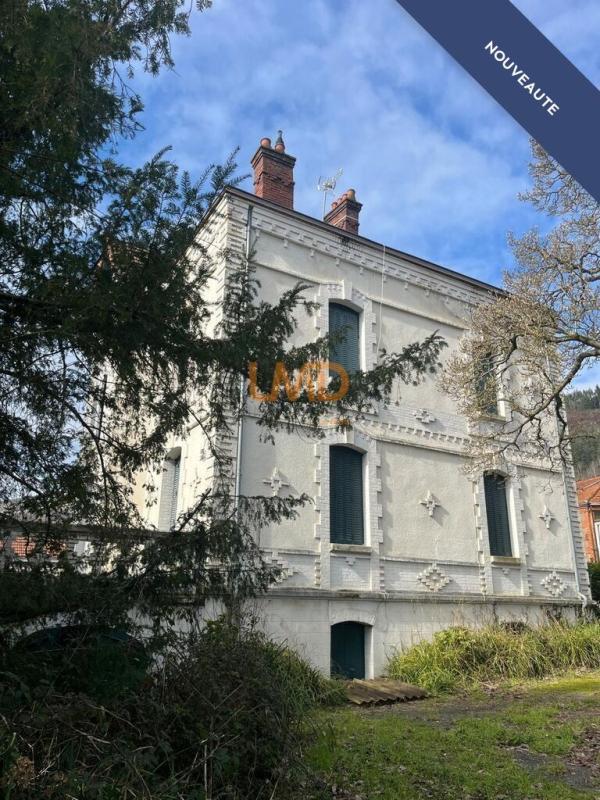 Maison - 274 m² - 9 pièces