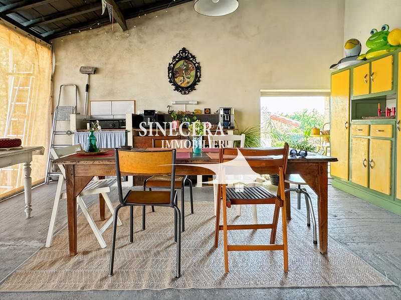 Maison - 260 m² - 9 pièces