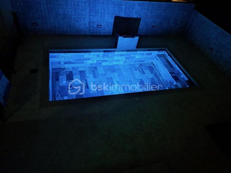 Maison - 180 m² - 7 pièces