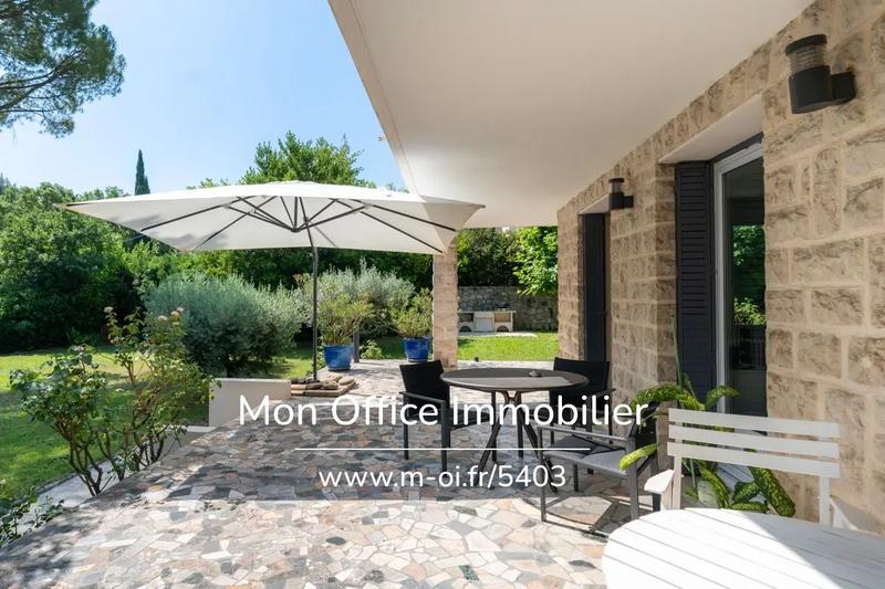 Maison - 185 m² - 8 pièces