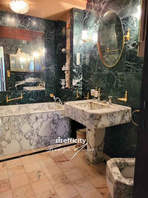 Maison - 180 m² - 8 pièces