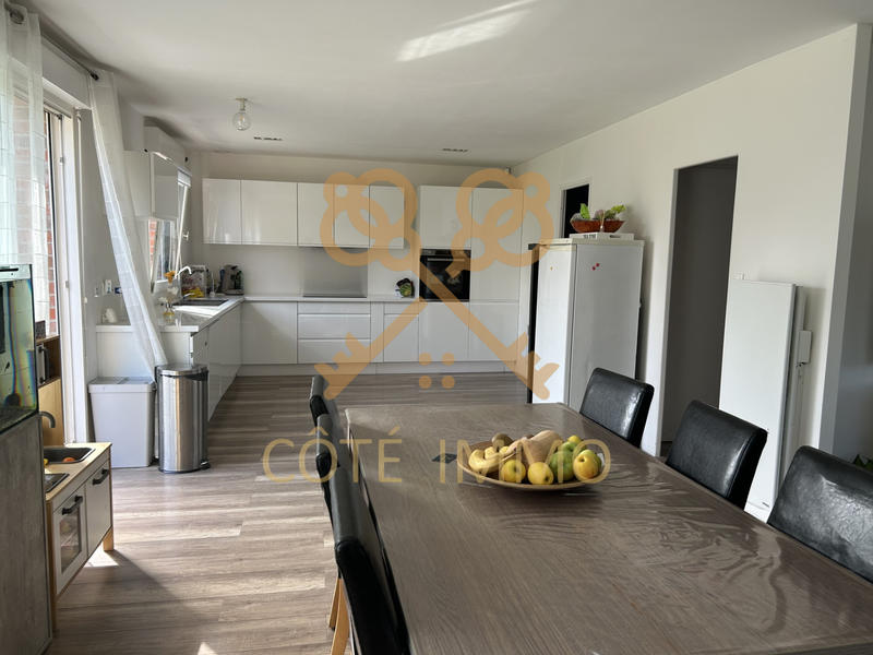 Maison - 93 m² - 4 pièces