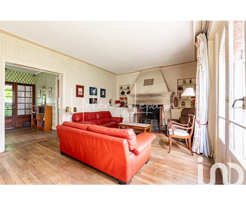 Maison - 240 m² - 10 pièces