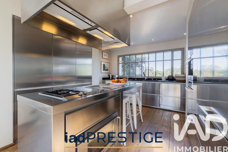 Maison - 257 m² - 8 pièces