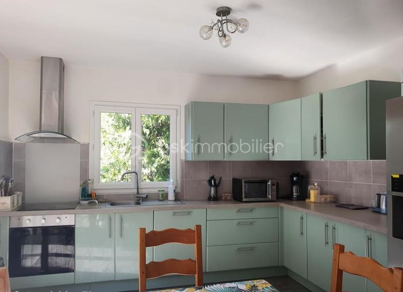 Maison - 214 m² - 8 pièces