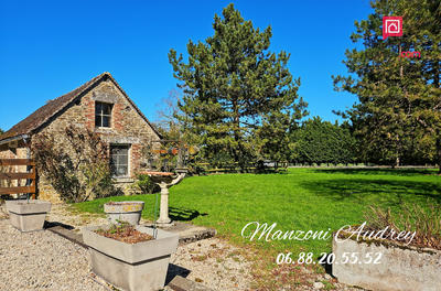 Demeure - 1 456 m² - 12 pièces