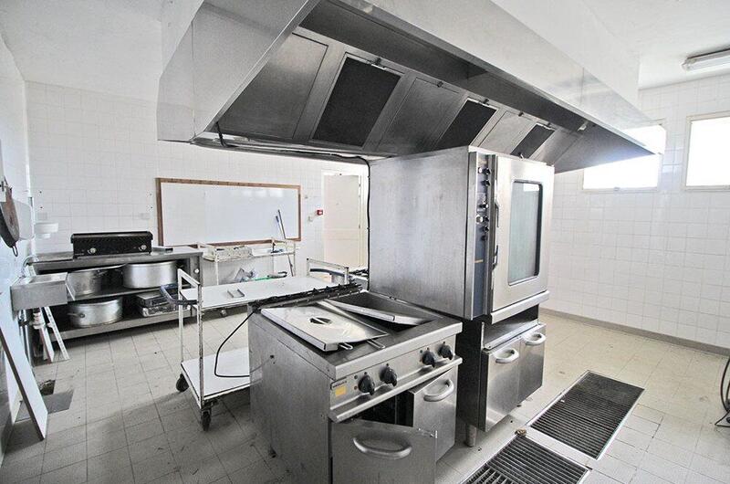 Propriété - 1 000 m² - 15 pièces