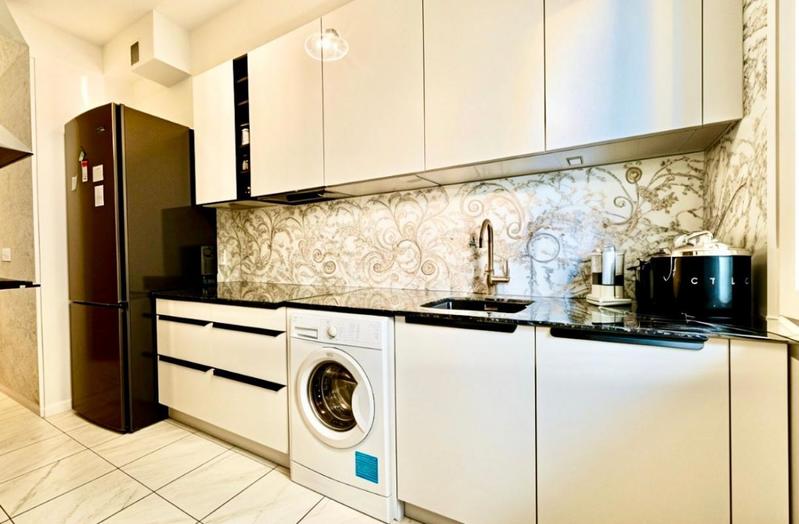 Appartement - 80 m² - 3 pièces