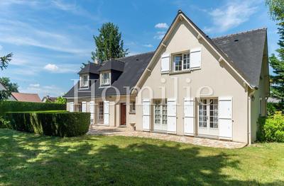 Maison - 199 m² - 9 pièces