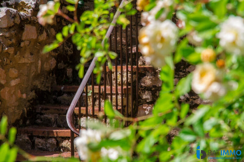 Maison - 576 m² - 14 pièces