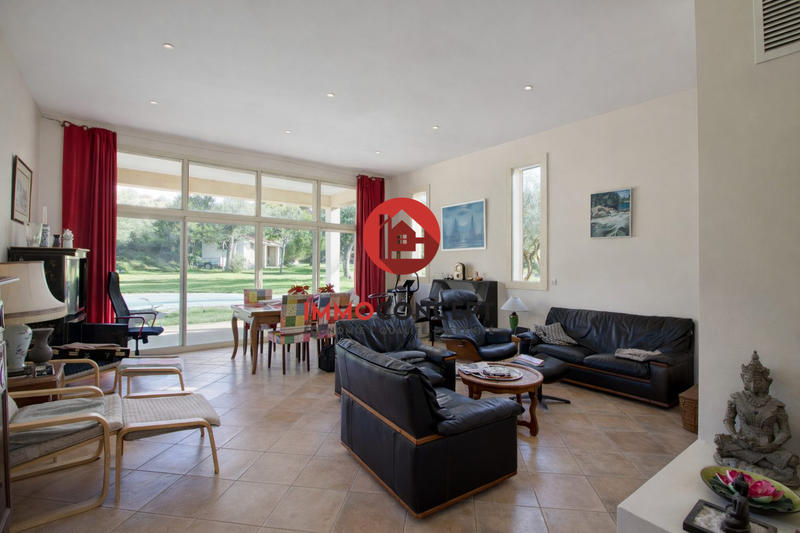 Villa - 190 m² - 6 pièces