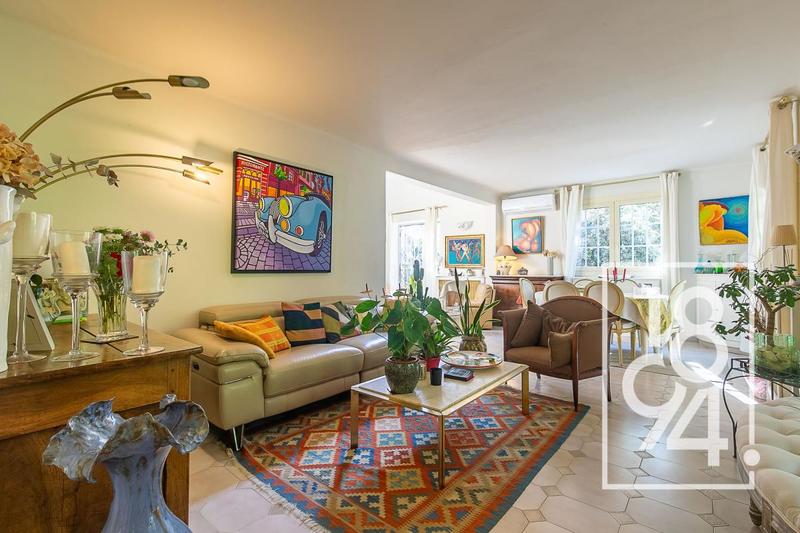 Maison - 192 m² - 7 pièces