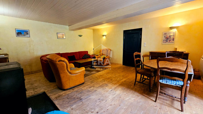 Maison - 230 m² - 11 pièces