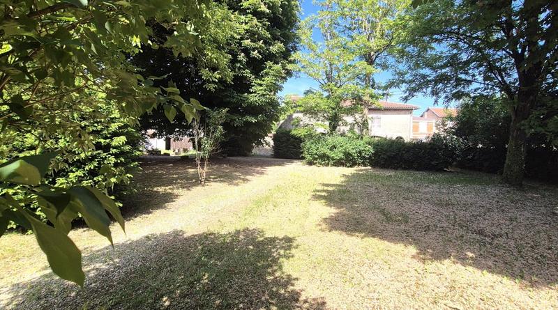 Maison - 396 m² - 16 pièces