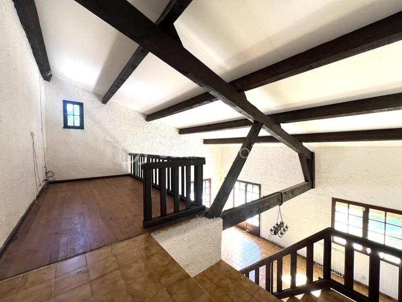 Propriété - 145 m² - 6 pièces