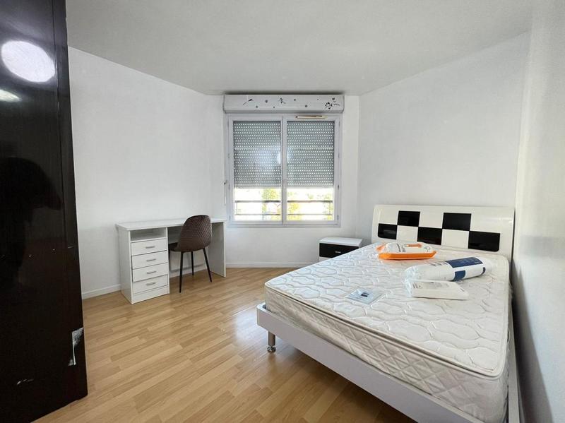 Appartement - 101 m² - 7 pièces