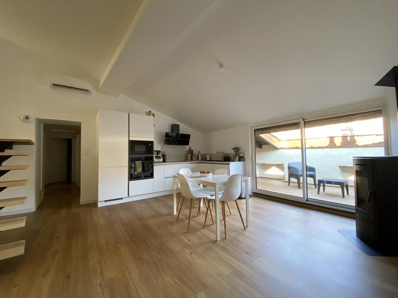 Appartement - 90 m² - 3 pièces